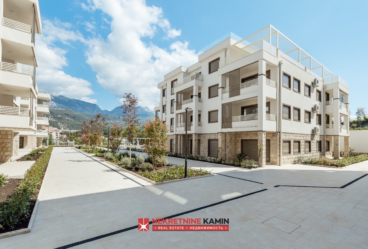 Jednosobni i dvosobni stanovu u kompleksu sa bazenom i pratećim sadržajima, Herceg Novi, Sutorina